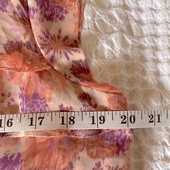 DECREE Ruffle Layered Floral Blouse. Sz: L - Picture 9 of 9